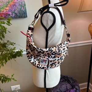 Brand New w/Tags~Brighton Spotted Leopard Love Print Swing Bag! 🤎